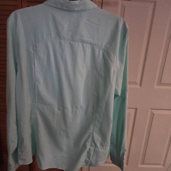 Columbia hiking shirt. New without tags. Never worn. - Picture 5 of 5